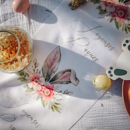 Chemin de Table Joyeuses Pâques