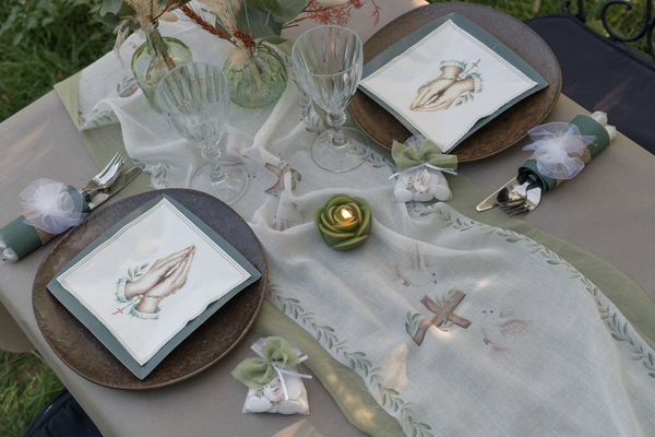 chemin de table communion croix et colombes