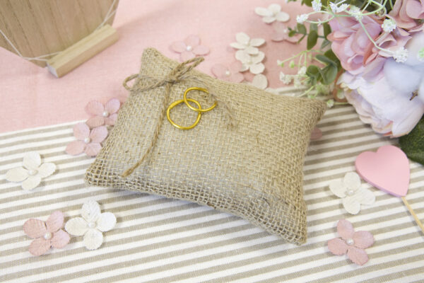 Coussin porte alliance jute mariage champetre