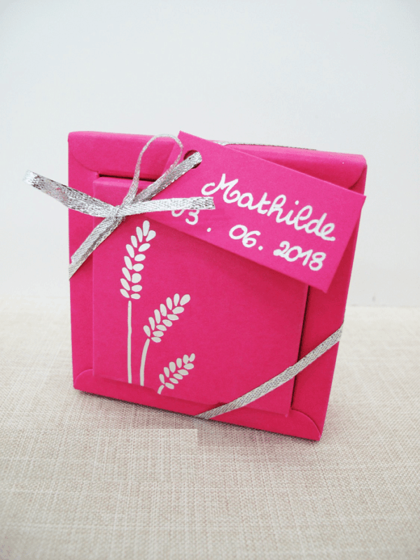 Boite a dragees communion fuchsia