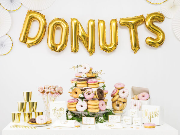 Boite a gateau blanc et or