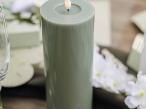 Bougie led cylindrique vert Sauge vert eucaltyptus 20cm Bougie led cylindrique vert Sauge vert eucaltyptus 20cm