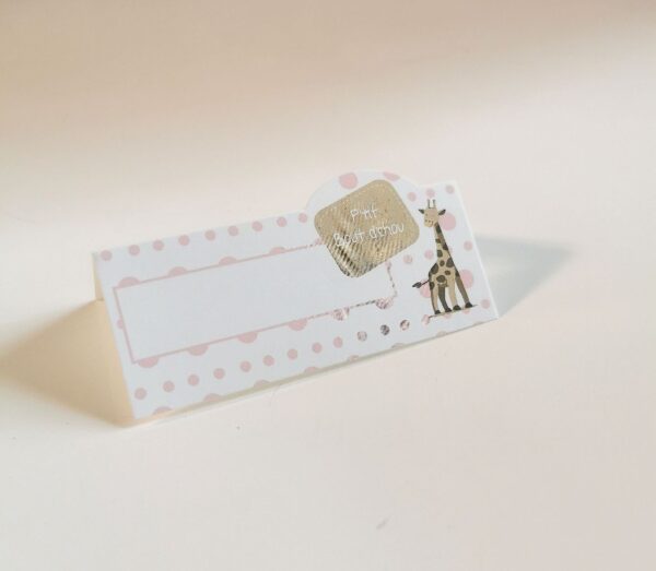 Carte de table girafe a pois rose