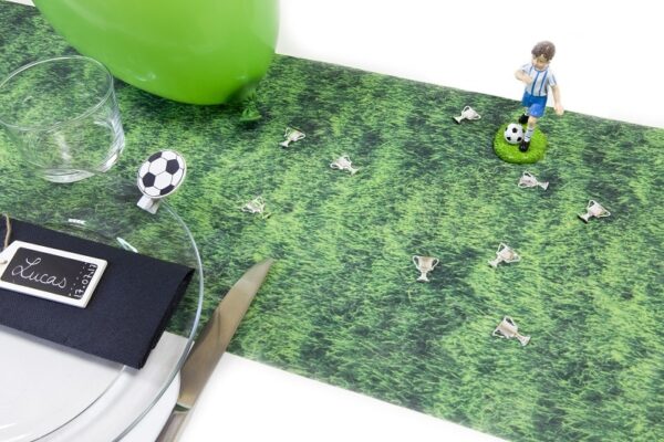 chemin de table pelouse