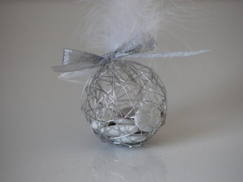 Contenant à dragées (22) boule à dragées métal