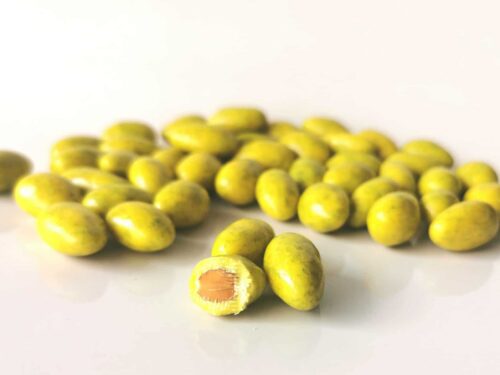 Dragées amande enrobée de chocolat saveur citron vert.