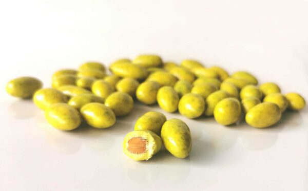 Dragées amande enrobée de chocolat saveur citron vert.