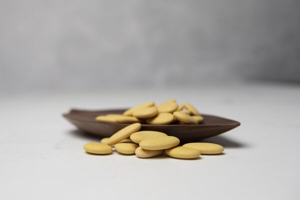 Dragées Jaune Moutarde velvet yellow