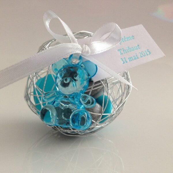 Boule métallique à dragées avec pendentif ourson turquoise