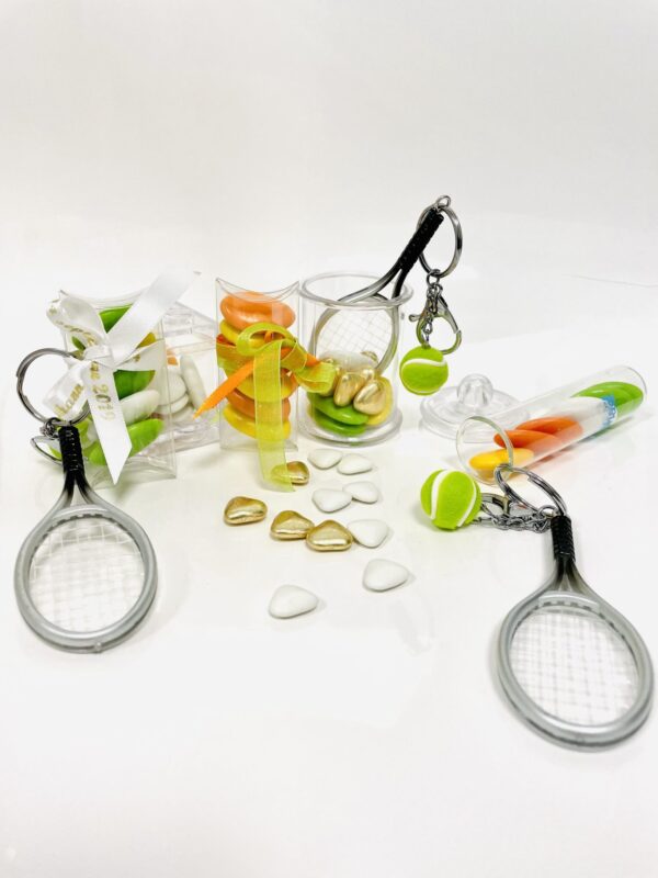 Dragées et porte clés raquette