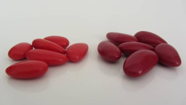 dragées rouge et bordeaux