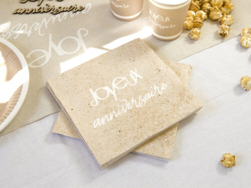 serviette joyeux anniversaire kraft et blanc