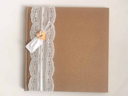 Livre d'or Kraft et dentelle