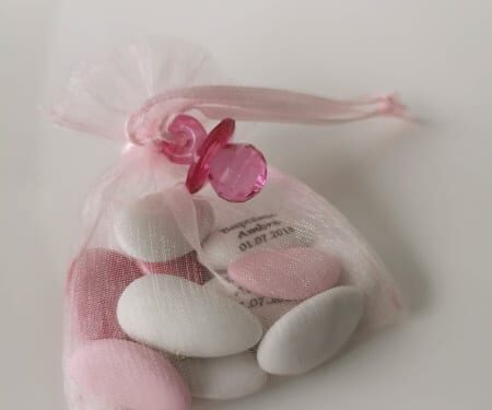 Pendentif tétine fuchsia