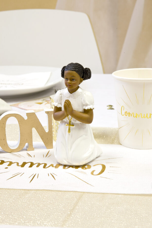 sujet communion fille agenouillé GM