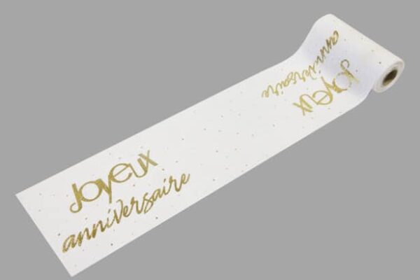 sur chemin de table or