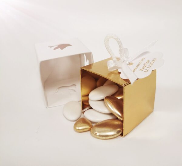 Dragees communion or et blanc