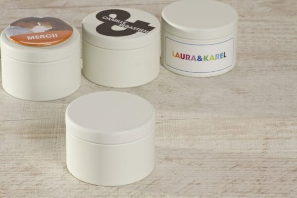 boite-ronde-metallique- dragees blanche