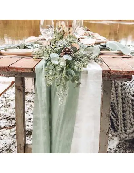 chemin de table mousselin vert de gris eucalyptus