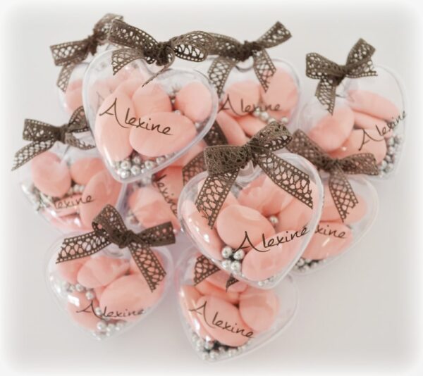 Contenant à dragées plexi . coeur plexi dragées