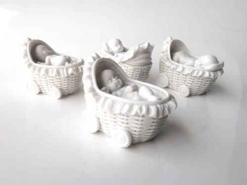 dragees bapteme naissance bébé dans landeau