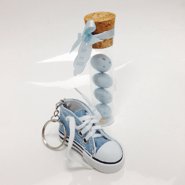 dragées basket bleu ciel porte cles