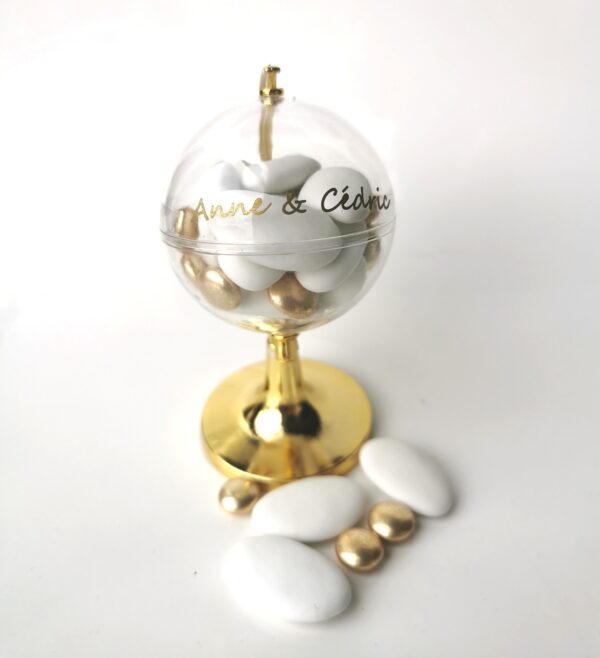 globe doré dragees theme voyage
