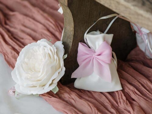 pochon satin noeud rose 1 pochon satin noeud rose