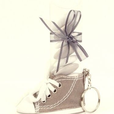 porte cles basket gris -Dragees bapteme - dragees communion