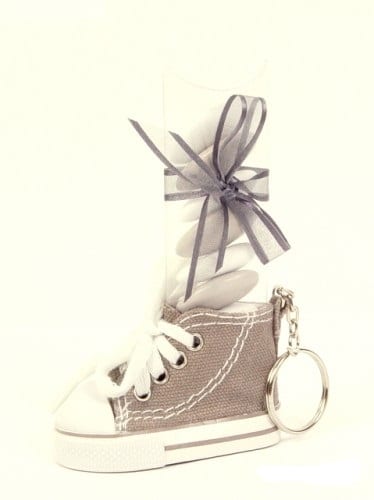 porte cles basket gris -Dragees bapteme - dragees communion