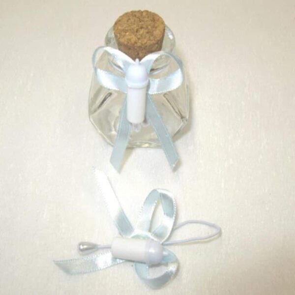 mini biberon attache