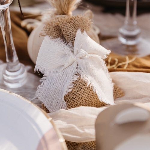 sachet dragées en jute et noeud en lin