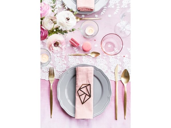 Chemin de table- Bouquet floral en dentelle