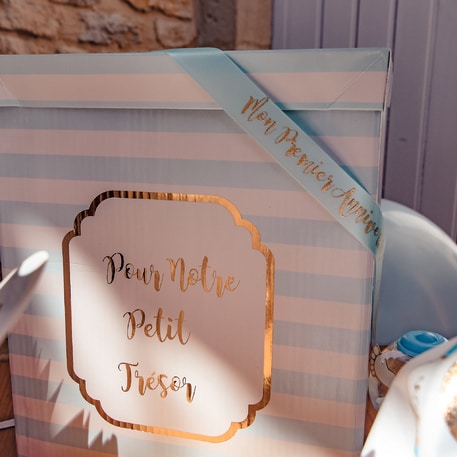 Urne petit trésor bleu ciel blanc et or